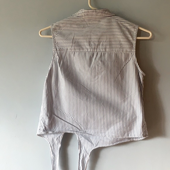 *2/$30* Lativ sleeveless striped collar tank - Picture 4 of 5